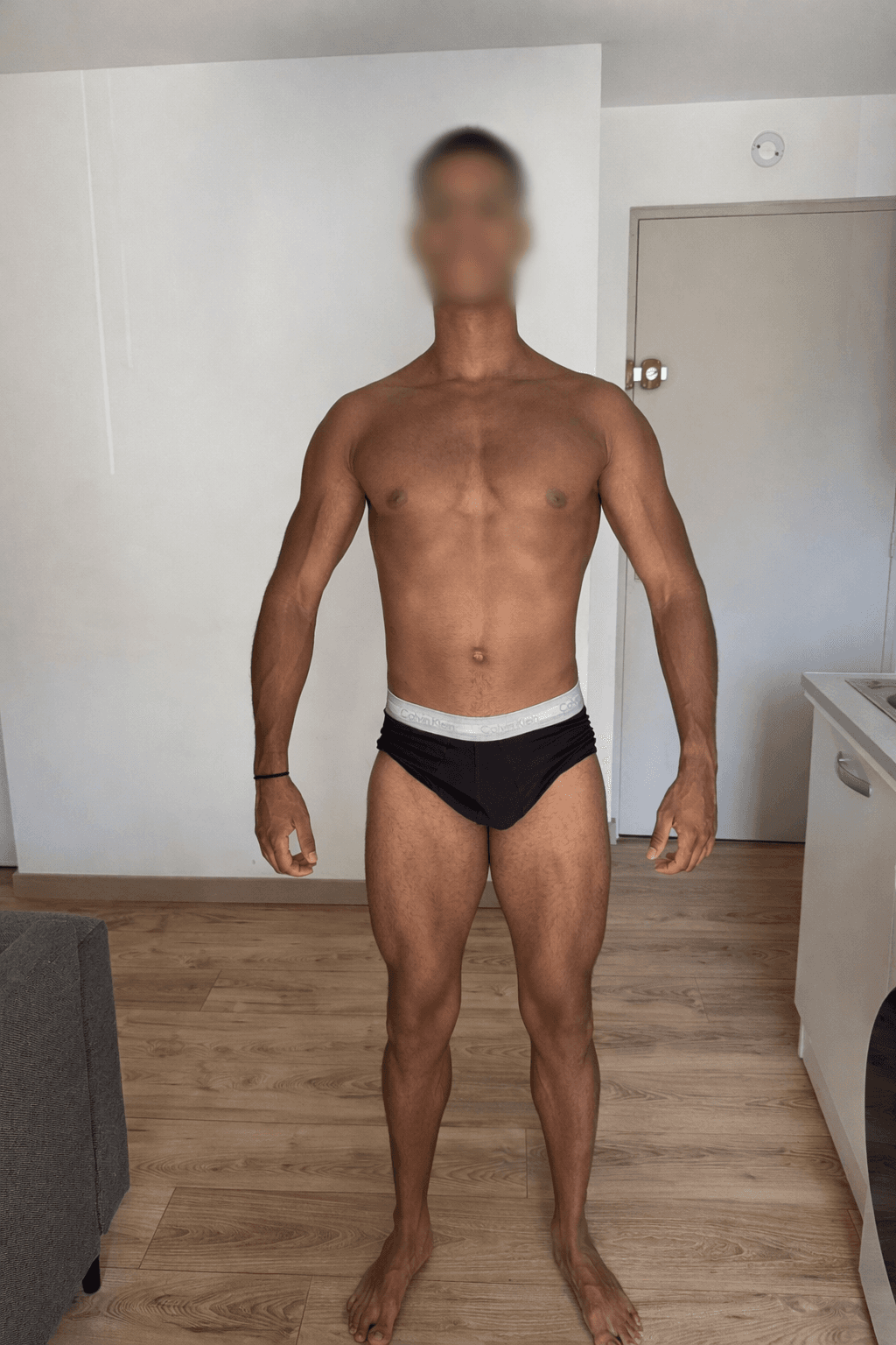 Exemple de photo de progression client avec visage flouté