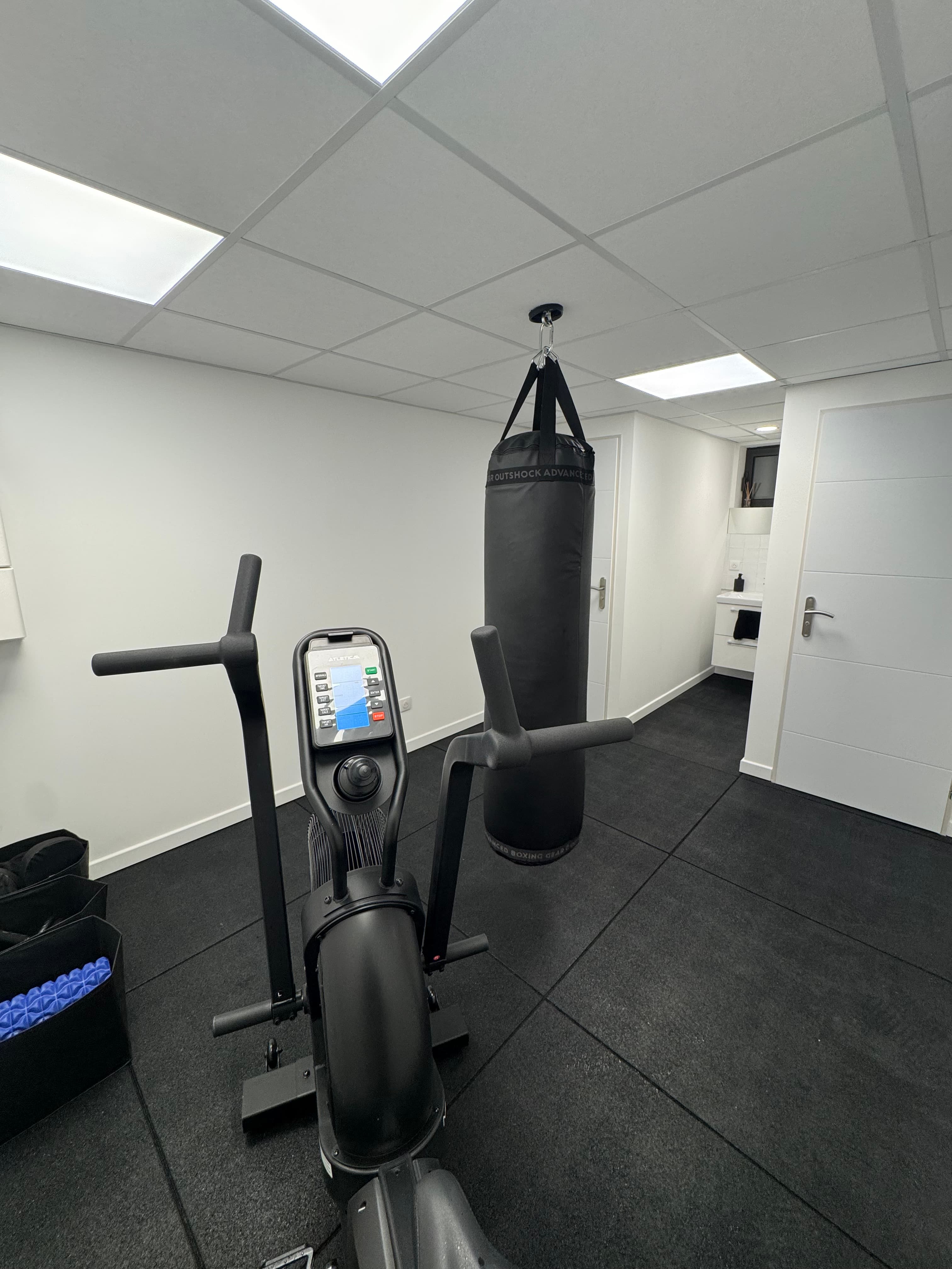 Zone centrale du studio avec poulie vis-à-vis